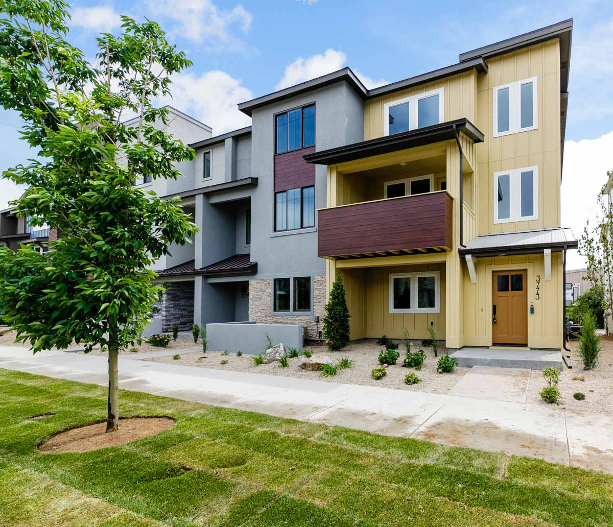 Final 3-Story TownHOMES are Move-in Ready!! - East Boise Real Estate O2 ...